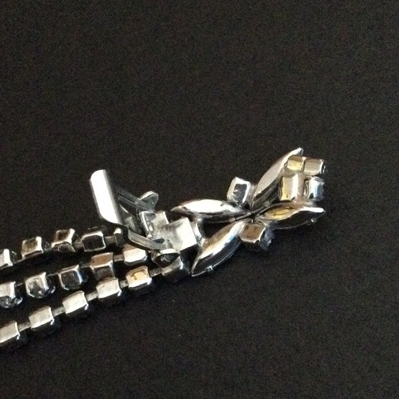 Continental Vintage Crystal Earrings - Picture 4 of 6